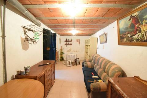 Moradia V2 c/ Terraço - Marmeleiro - Guarda