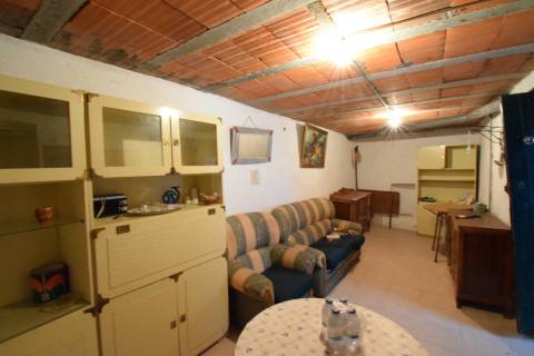 Moradia V2 c/ Terraço - Marmeleiro - Guarda