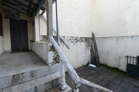 Moradia V2 c/ Terraço - Marmeleiro - Guarda