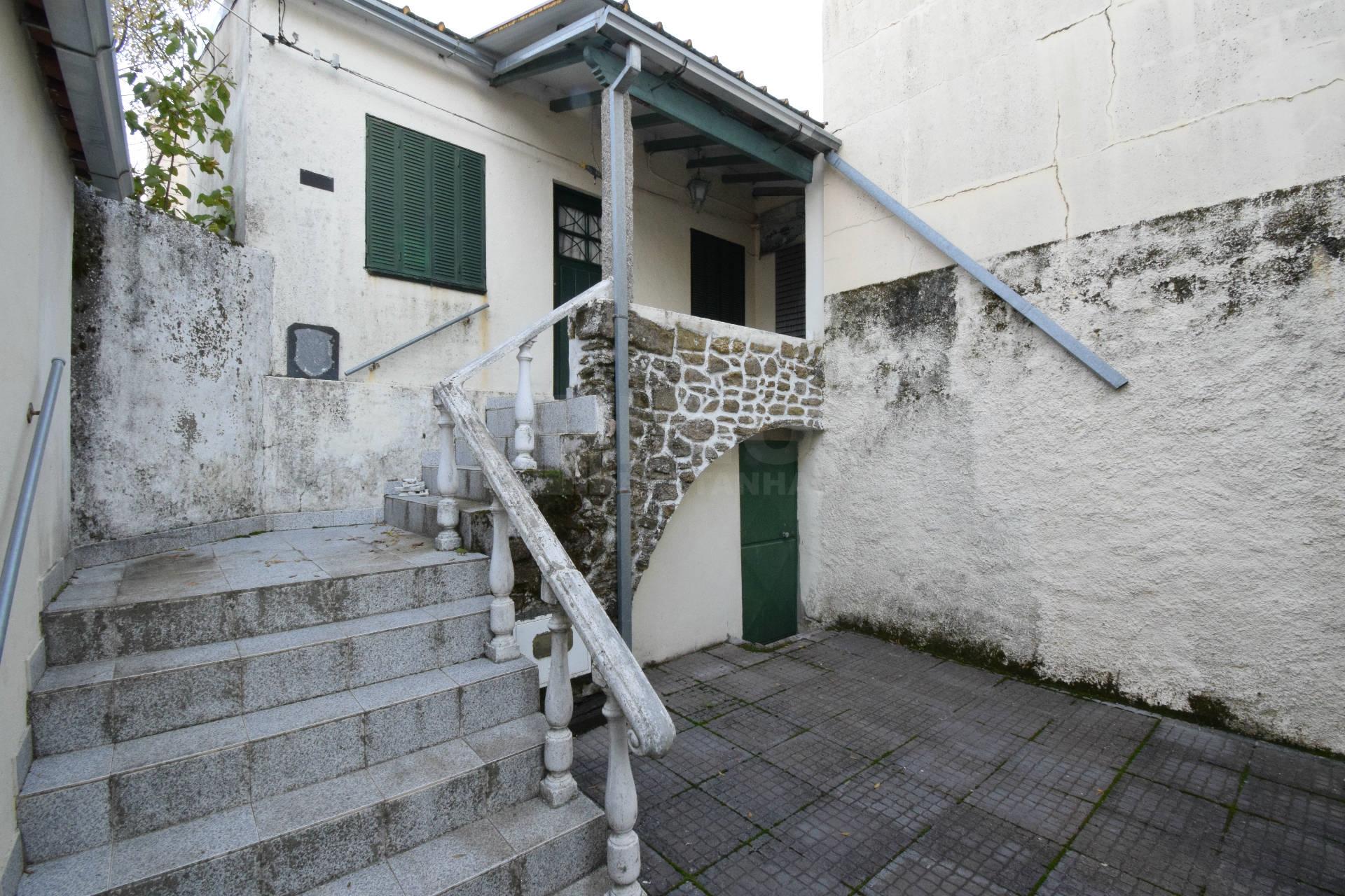 Moradia V2 c/ Terraço - Marmeleiro - Guarda