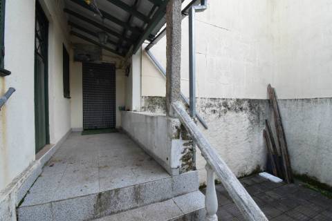 Moradia V2 c/ Terraço - Marmeleiro - Guarda