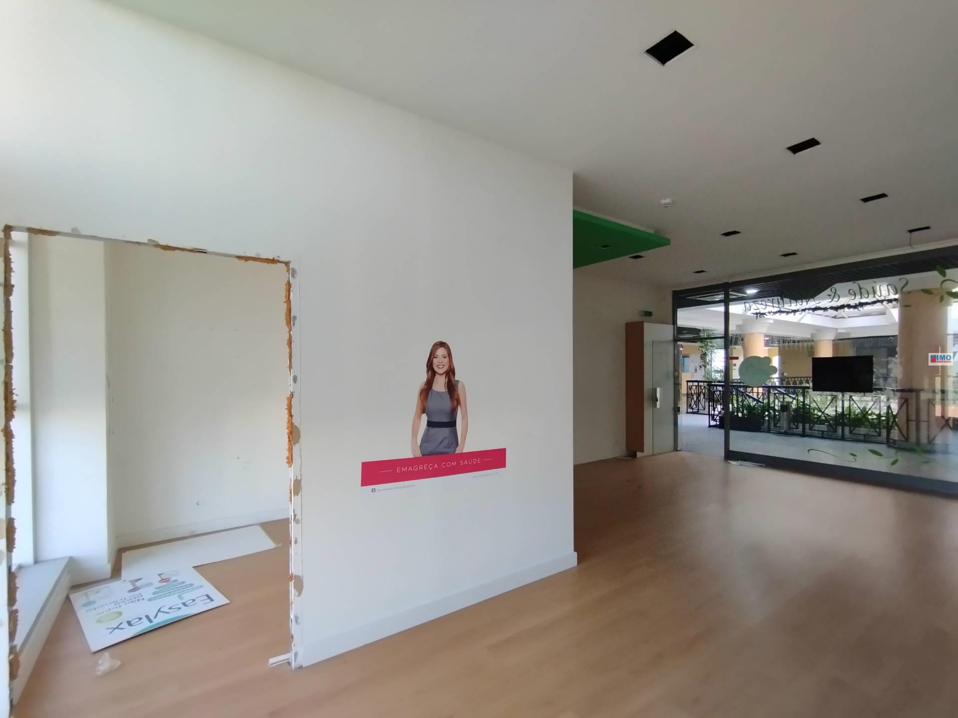 Loja - CC Acropole - Centro do Fundão