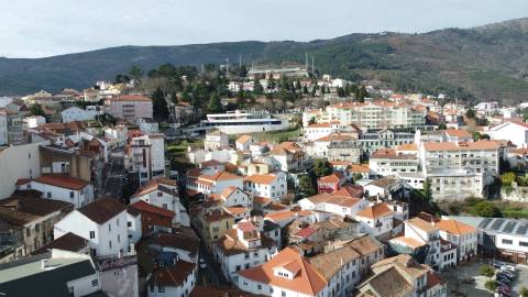 Investimento - Prédio c/ 5 Apartamentos - Centro da Covilhã - Rentabilidade de 6.6%