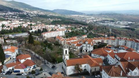 Investimento - Prédio c/ 5 Apartamentos - Centro da Covilhã - Rentabilidade de 6.6%