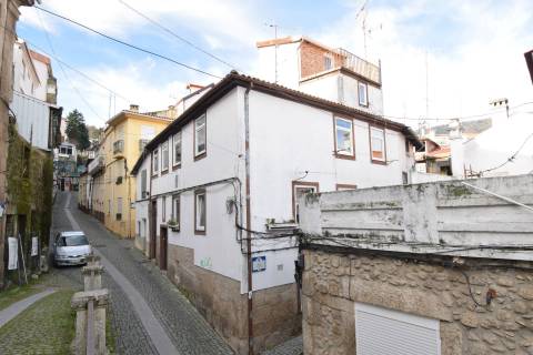 Investimento - Prédio c/ 5 Apartamentos - Centro da Covilhã - Rentabilidade de 6.6%