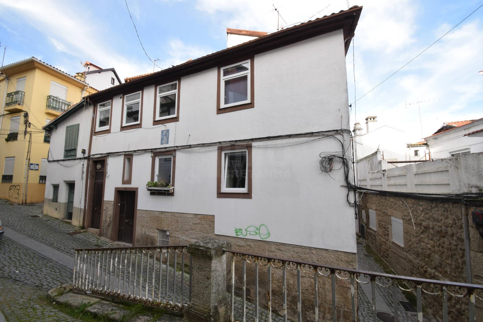 Investimento - Prédio c/ 5 Apartamentos - Centro da Covilhã - Rentabilidade de 6.6%