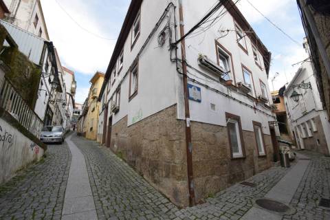 Investimento - Prédio c/ 5 Apartamentos - Centro da Covilhã - Rentabilidade de 6.6%