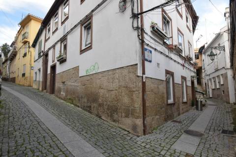 Investimento - Prédio c/ 5 Apartamentos - Centro da Covilhã - Rentabilidade de 6.6%