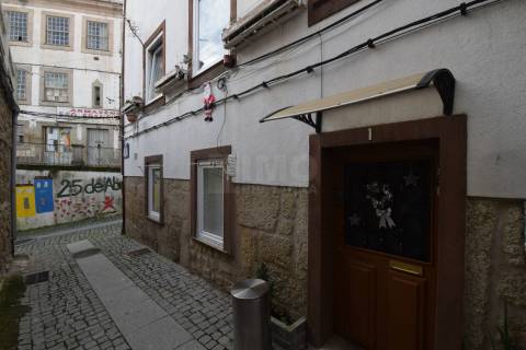 Investimento - Prédio c/ 5 Apartamentos - Centro da Covilhã - Rentabilidade de 6.6%