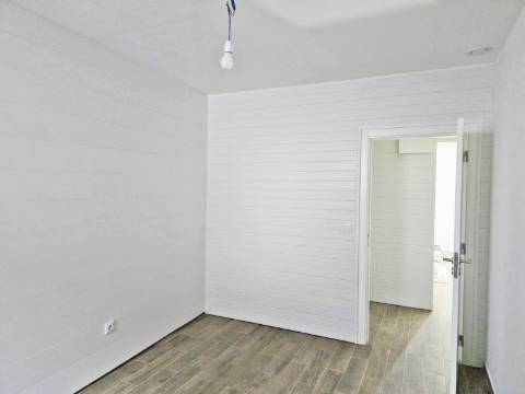 T1 transf. emT2 c/ 2 Lug. Estacionamento - Centro de Portalegre