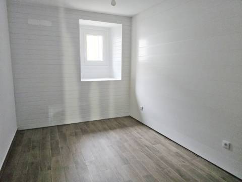 T1 transf. emT2 c/ 2 Lug. Estacionamento - Centro de Portalegre