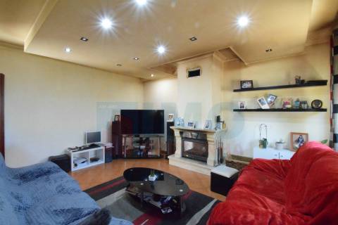 Andar Moradia V3 c/ Terraço e Garagem - Penedos Altos