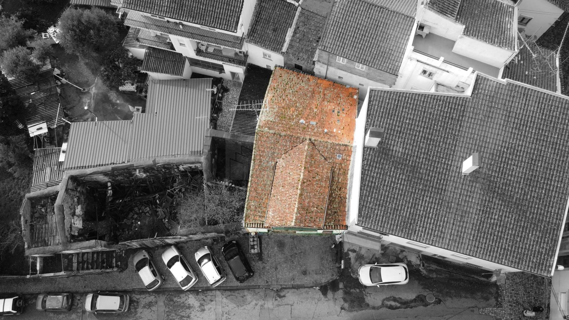 Moradia V3 p/ Renovar - Teixoso - 7 min. da Covilhã