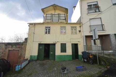 Moradia V3 p/ Renovar - Teixoso - 7 min. da Covilhã