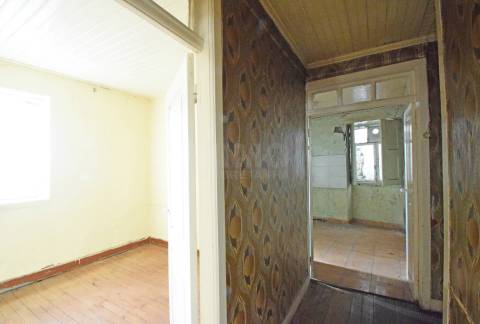 Moradia V3 p/ Renovar - Teixoso - 7 min. da Covilhã