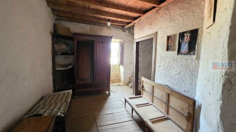 Moradia V2 em Alcafozes- Idanha a Nova