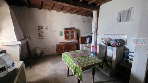 Moradia V2 em Alcafozes- Idanha a Nova