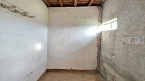 Moradia V2 em Alcafozes- Idanha a Nova