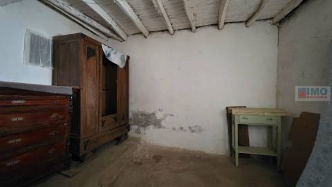 Moradia V2 em Alcafozes- Idanha a Nova