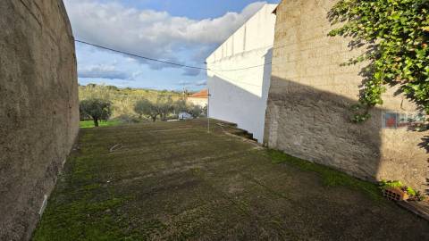 Moradia V2 em Alcafozes- Idanha a Nova