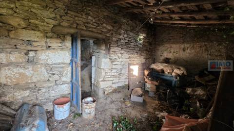 Moradia V2 em Alcafozes- Idanha a Nova