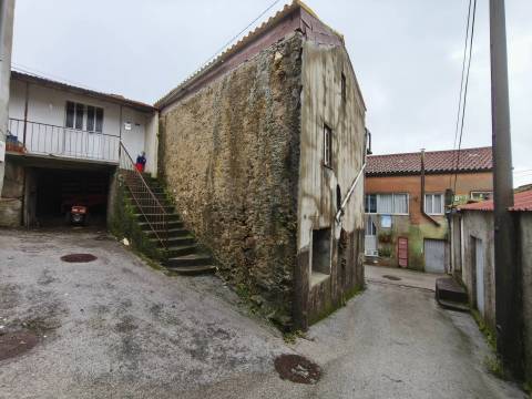 Moradia c/ Projecto de Recuperação - Roxo - 15 min de Coimbra