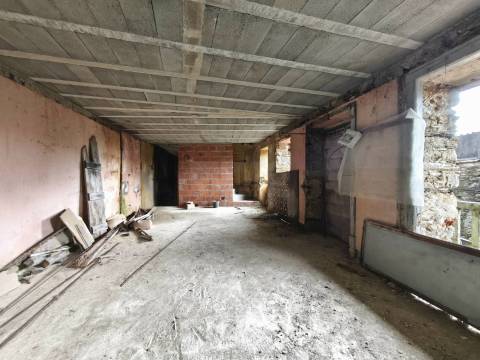 Moradia c/ Projecto de Recuperação - Roxo - 15 min de Coimbra