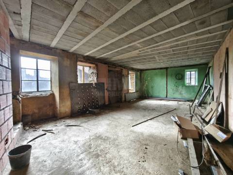 Moradia c/ Projecto de Recuperação - Roxo - 15 min de Coimbra