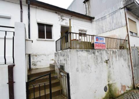Moradia para Restaurar T2 Venda em Dominguizo,Covilhã