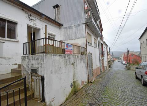 Moradia para Restaurar T2 Venda em Dominguizo,Covilhã