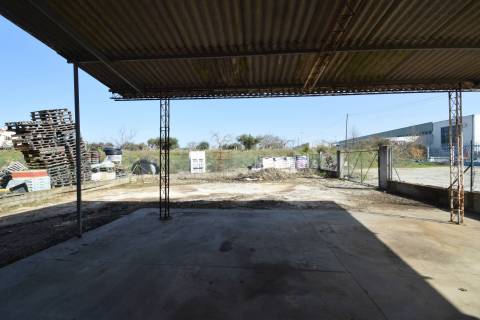 Armazém - Zona Industrial do Fundão