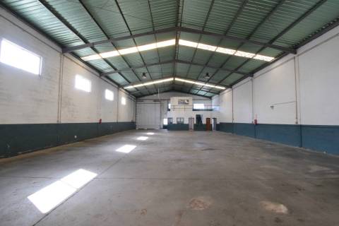 Armazém - Zona Industrial do Fundão