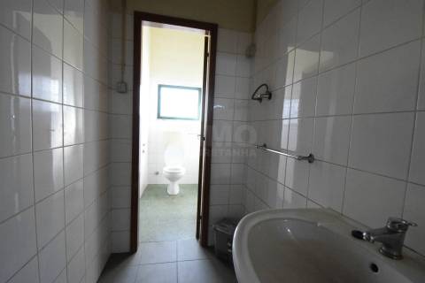 Armazém - Zona Industrial do Fundão