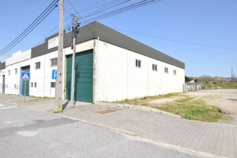 Armazém - Zona Industrial do Fundão