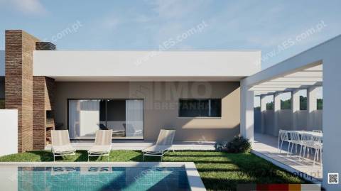 Moradia V4 c/ Piscina - Fernão Ferro