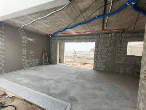 Moradia V4 c/ Piscina - Fernão Ferro