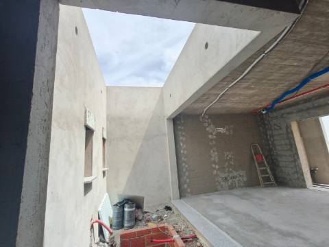 Moradia V4 c/ Piscina - Fernão Ferro