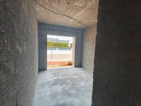 Moradia V4 c/ Piscina - Fernão Ferro