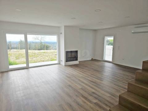 Moradia Geminada T3 Venda em Sé e São Lourenço,Portalegre