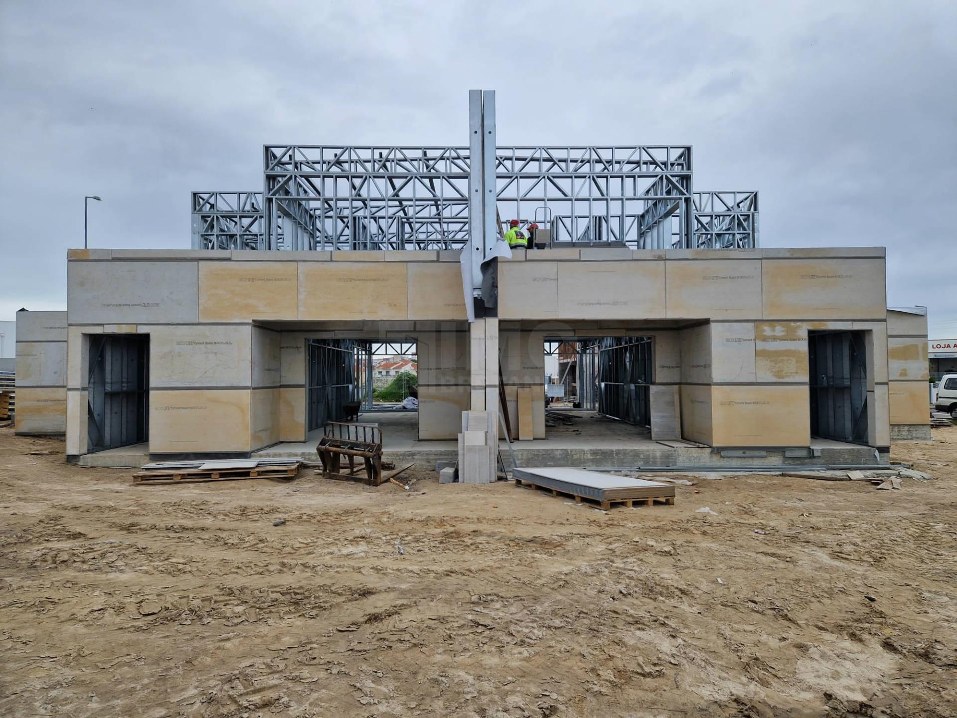 Moradia V3 c/ Garagem - NOVA - Alcains - 10 min de Castelo Branco