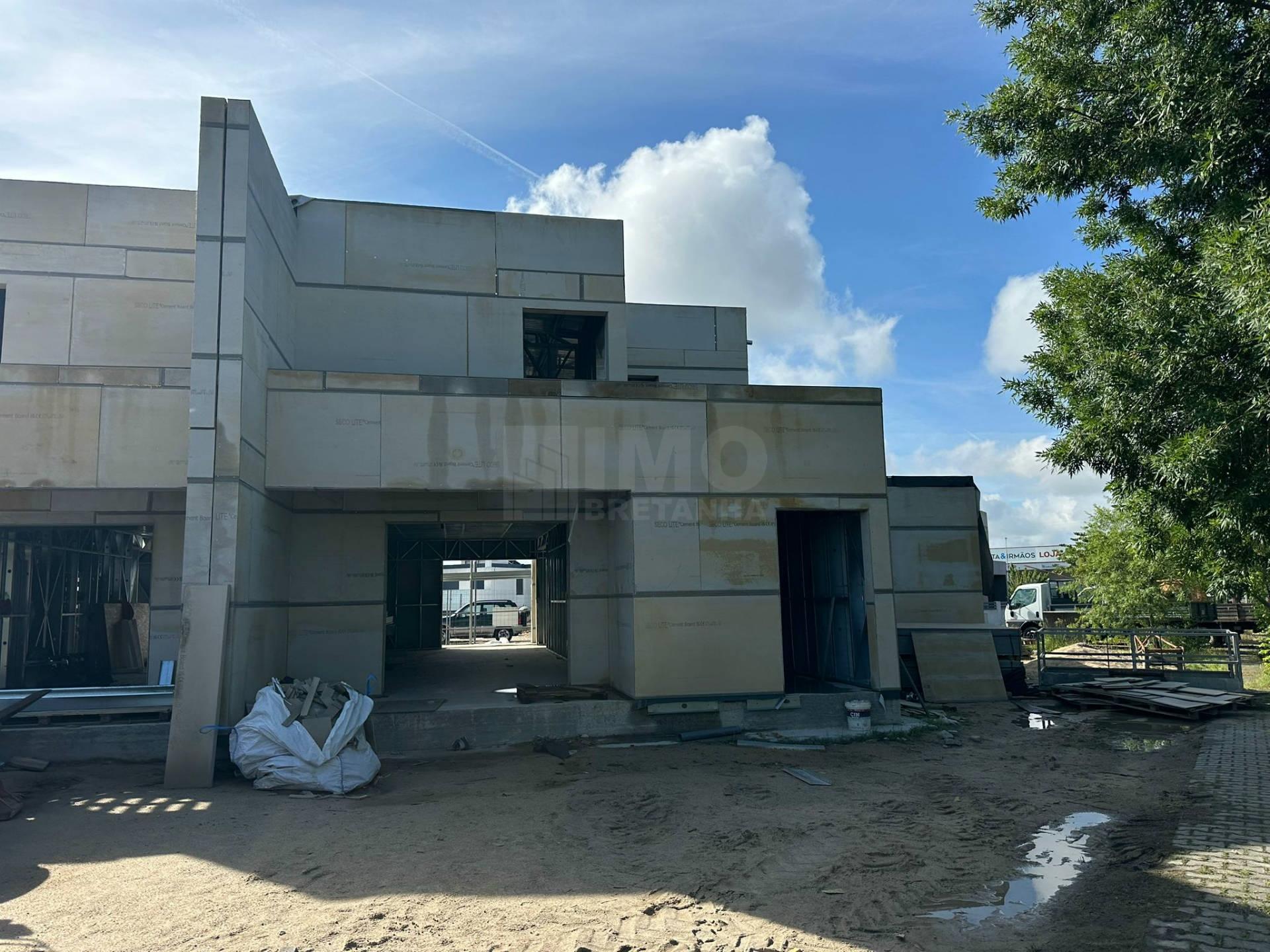 Moradia Geminada V3  c/ Garagem - NOVA - Alcains - 10 min de Castelo Branco
