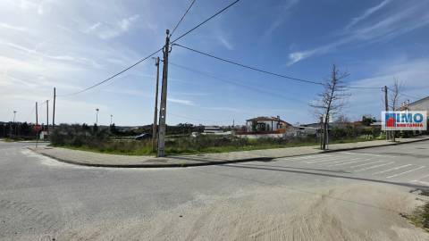 Venda conjunta de 2 terrenos urbanos no Bairro do Valongo