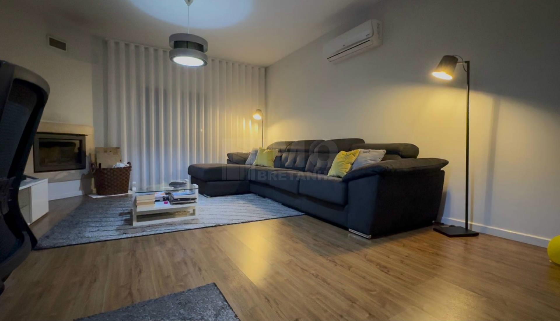 Moradia Geminada V3 duplex - Qtª do Conde - Fernão Ferro