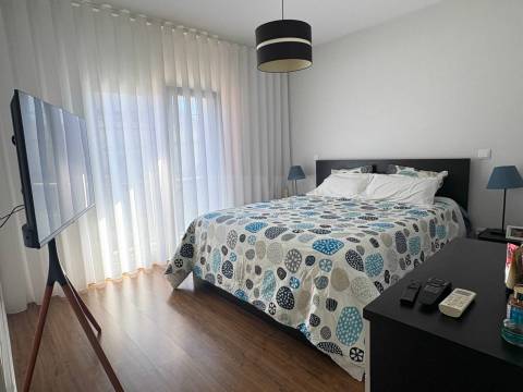 Moradia Geminada V3 duplex - Qtª do Conde - Fernão Ferro