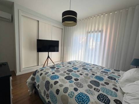 Moradia Geminada V3 duplex - Qtª do Conde - Fernão Ferro