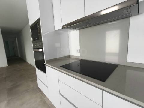 Moradia T2+1 NOVA - Redondos - Fernão Ferro