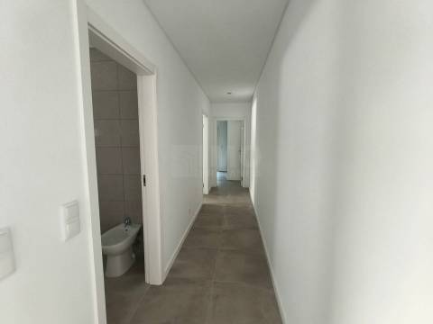 Moradia T2+1 NOVA - Redondos - Fernão Ferro