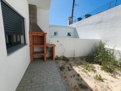 Moradia T2+1 NOVA - Redondos - Fernão Ferro