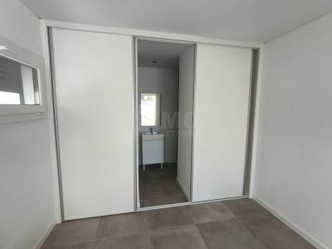 Moradia T2+1 NOVA - Redondos - Fernão Ferro