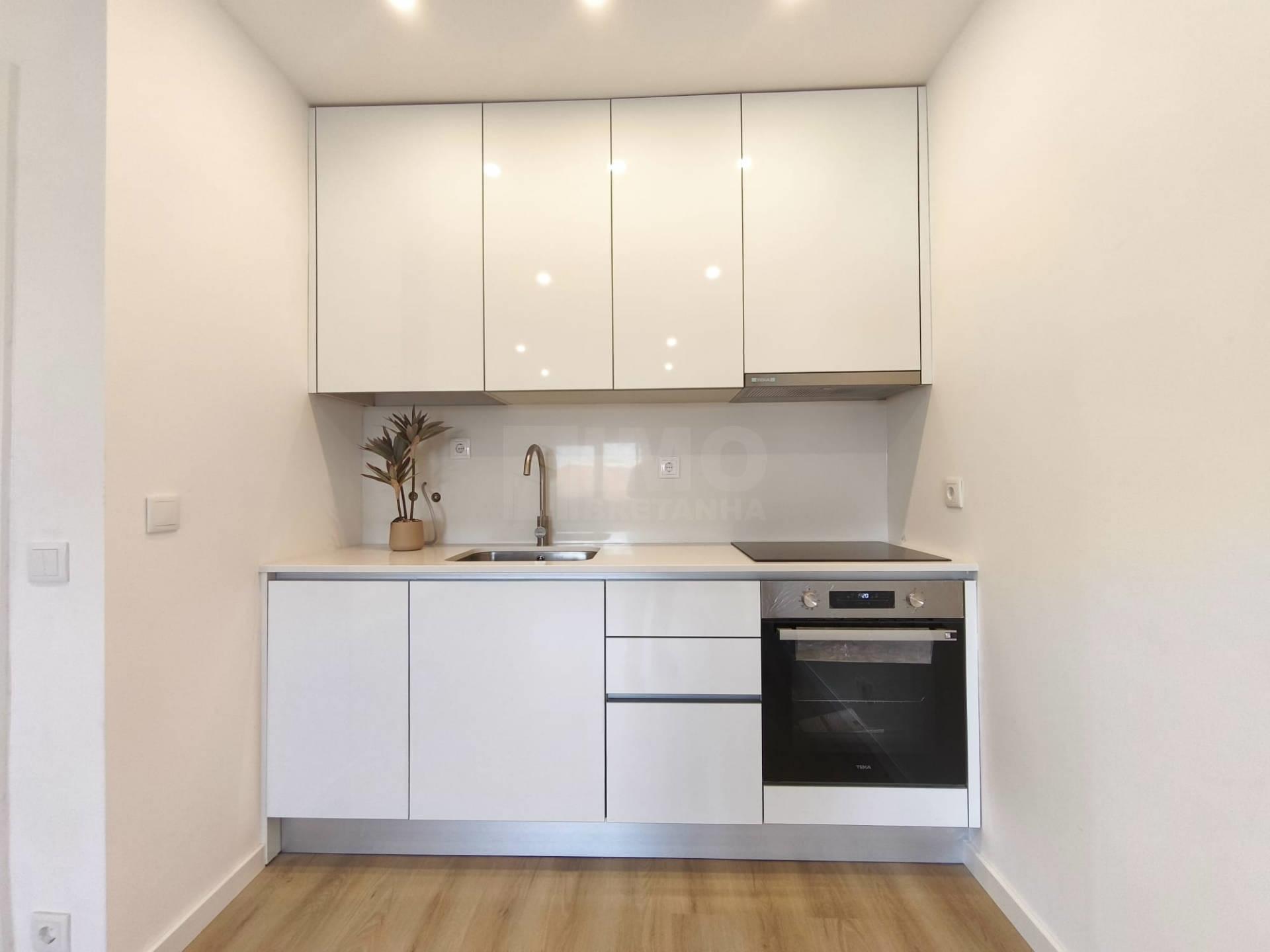 T1 + Estúdio + Garagem - Santa Clara - Coimbra